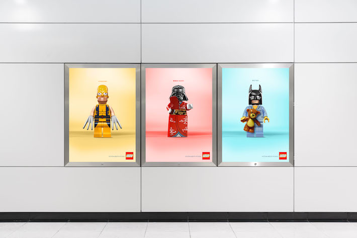 Lego-Fiction-Meets-Fiction-Outdoor-Spider-Bond-Homer-Wolverine-Dark-Japan-Batman-KidPrint-Presse-Pub-Ad-Advertising-TBTC-G-Communication-05